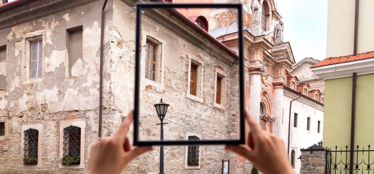Rinnovala, Rivoluzionala: Una Facciata Che Si Distingue Rinnovala, Rivoluzionala: Una Facciata Che Si Distingue